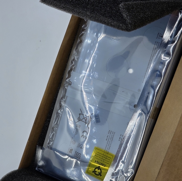 Microsoft Surface Pro 4 12.3" Tablet (Intel Core i5, 4GB RAM, 128GB SSD, Silver) - Picture 16 of 16